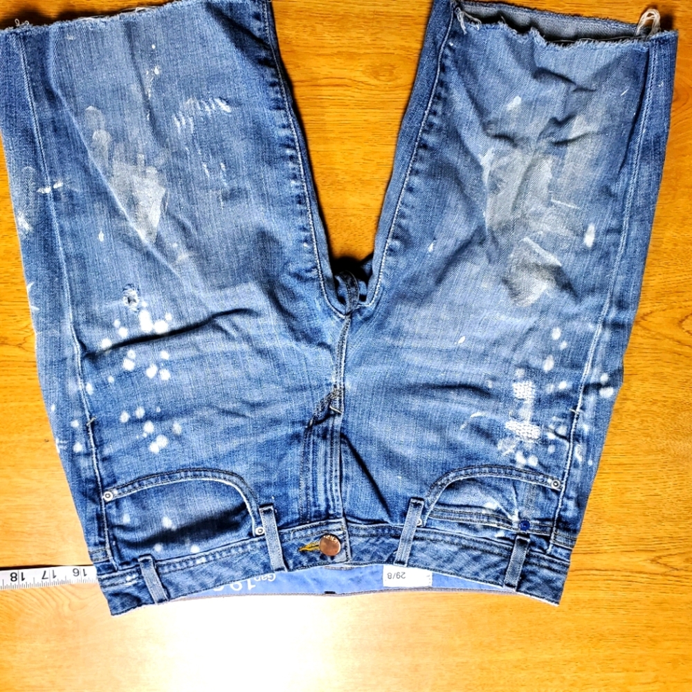 Gap distressed shorts size med 29/8